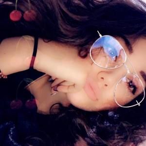 Meet your Posher, Kenzie